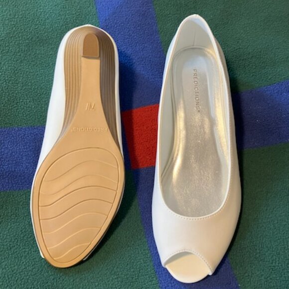 Predictions Peep-Toe Pumps - Picture 3 of 5